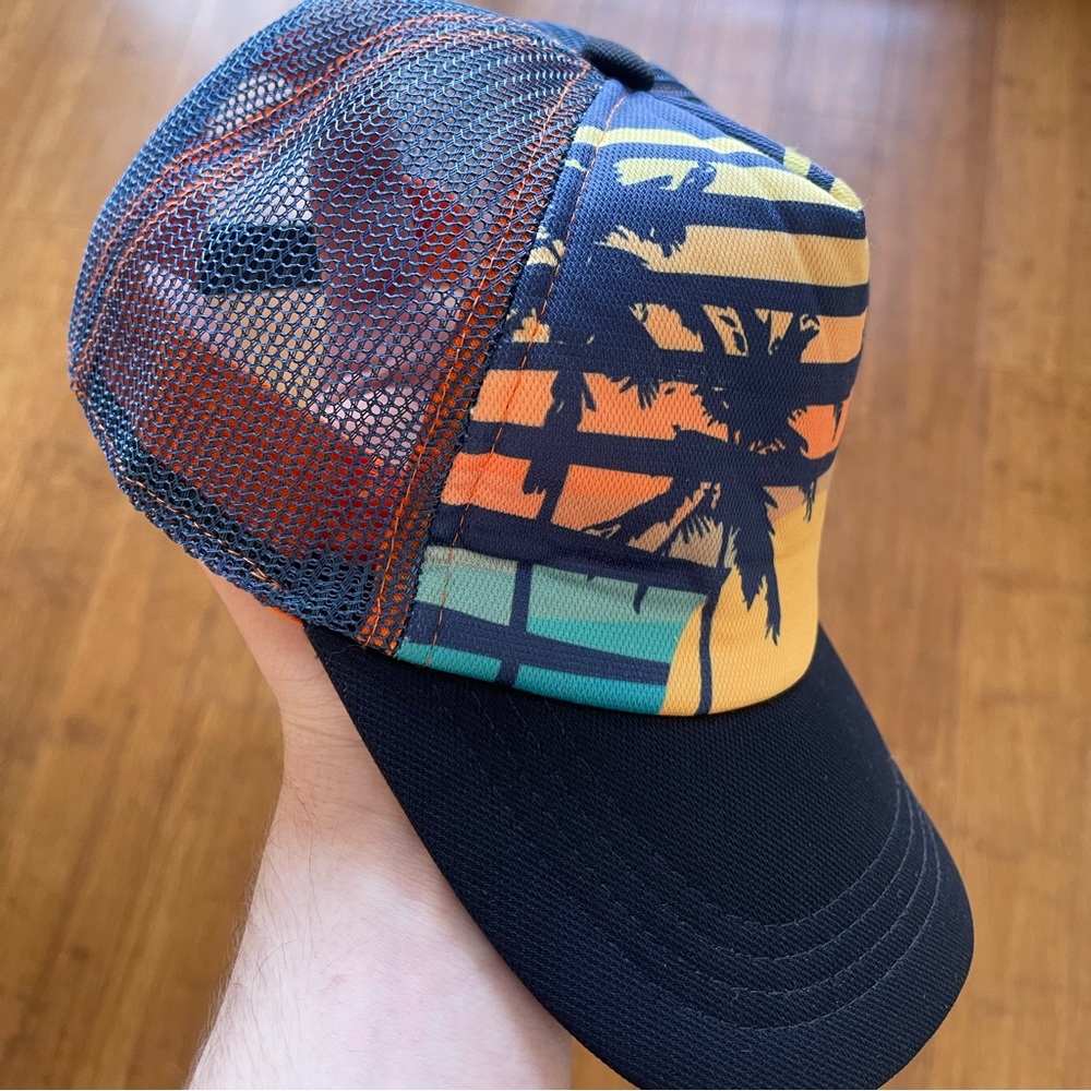 Tommy Bahama hat.